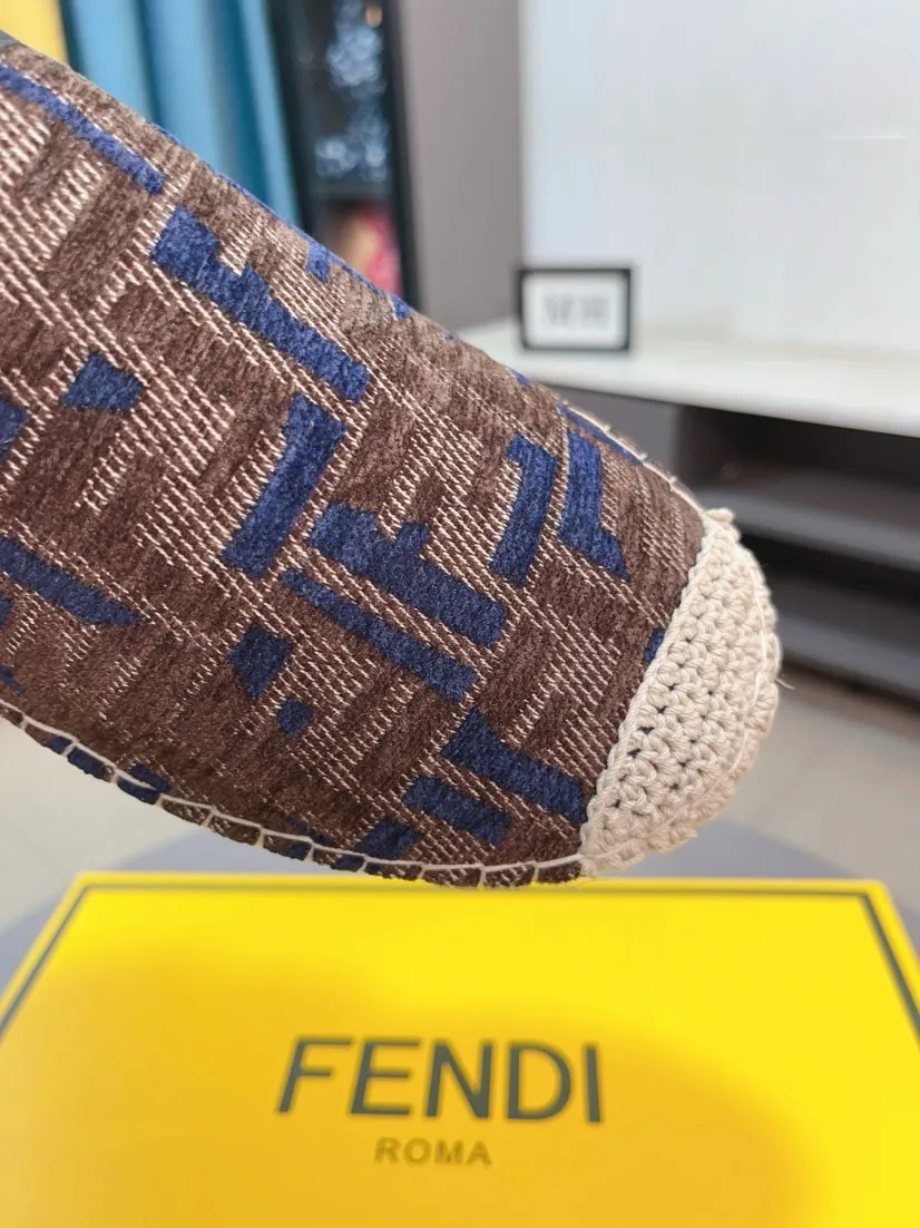 Men's shoes 💰400🌸🌸[FENDI] Fendi 💫Men's latest slip-on Loaf casual shoes ✔️The original one-to-one replica is available at the counter at the same time🏍️Fabrics: Italian imported fabrics, pure hand-pulled threads, raw rubber breathable and non-slip outsole, lining breathable and comfortable lambskin, density 100% comfortable, original rubber outsole wear-resistant ✔️Code number: 38-44, you deserve it, (Note: 45 can be customized, non-refundable and non-exchangeable)